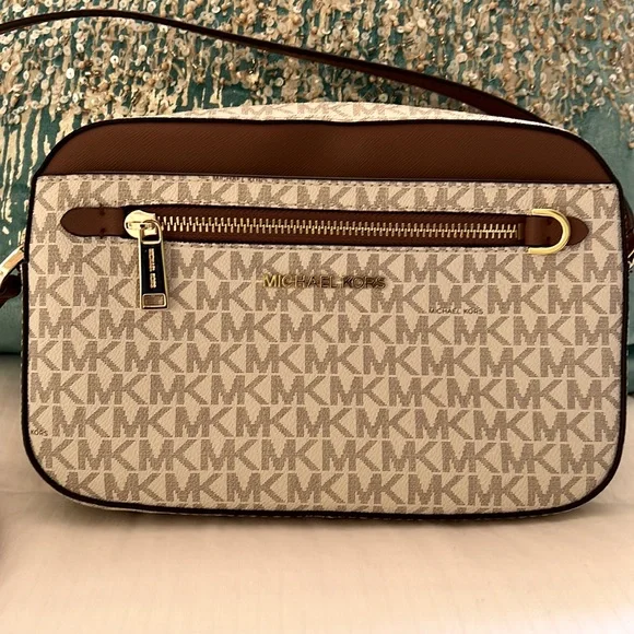 Michael Kors | Jet Set Logo Crossbody | LIKE NEW - Picture 2 of 6
